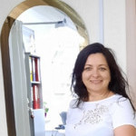Lora, 46